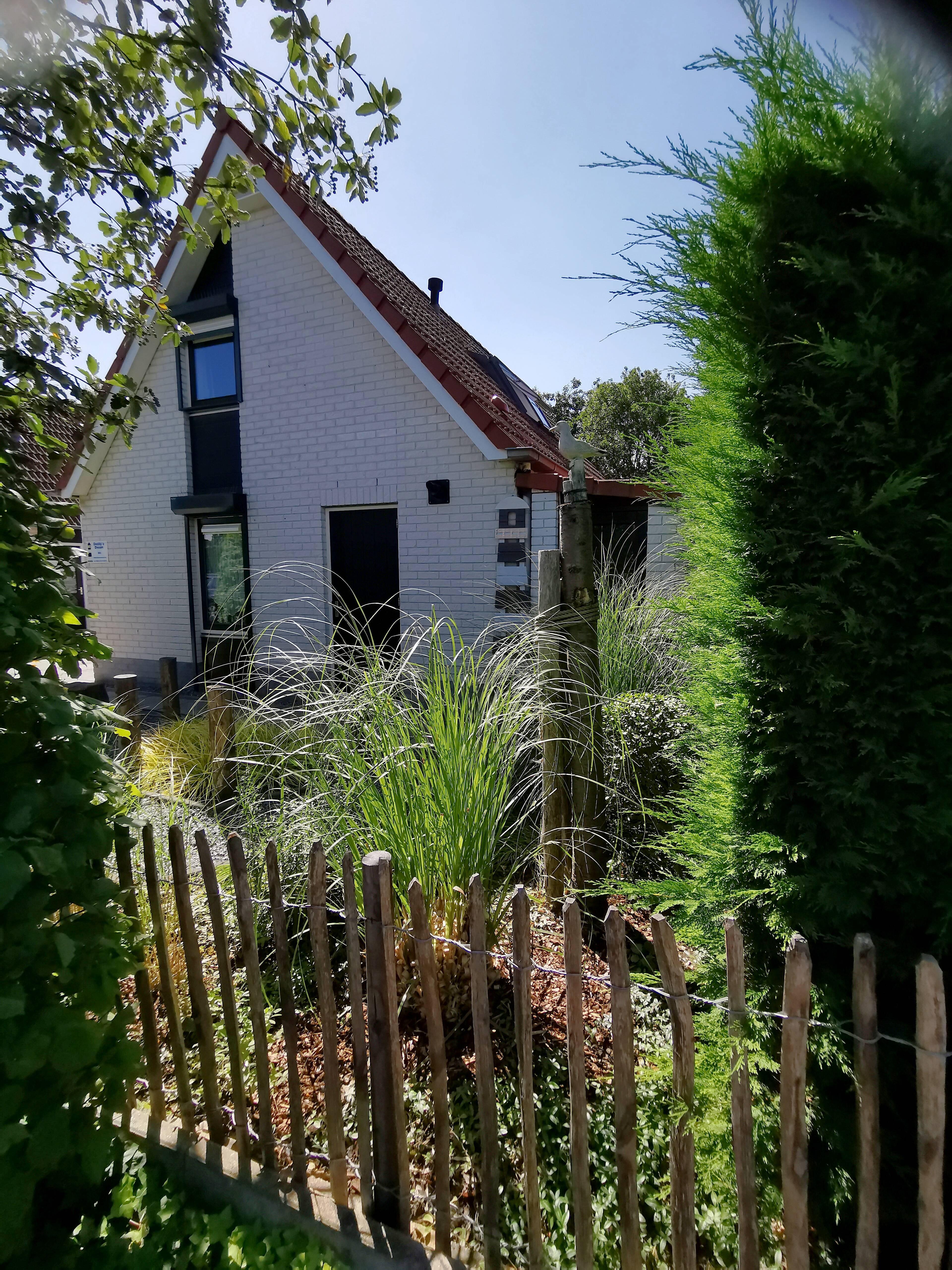 Haus von vorne (seitlich)